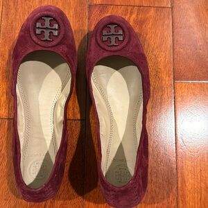 Tory Burch burgundy velvet ballerina shoes size 6